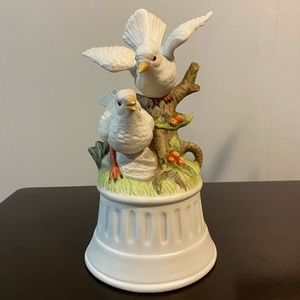 Vintage Sanyo turtle doves porcelain bisque musical rotating piece